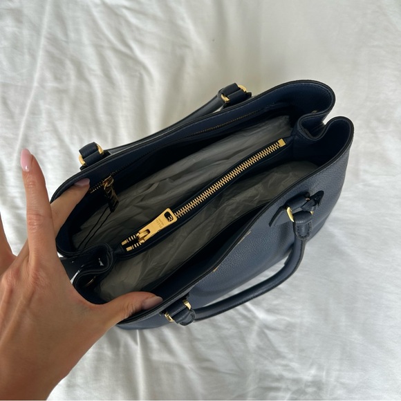 NWT Prada Vitello Phoenix Tote - Picture 2 of 7